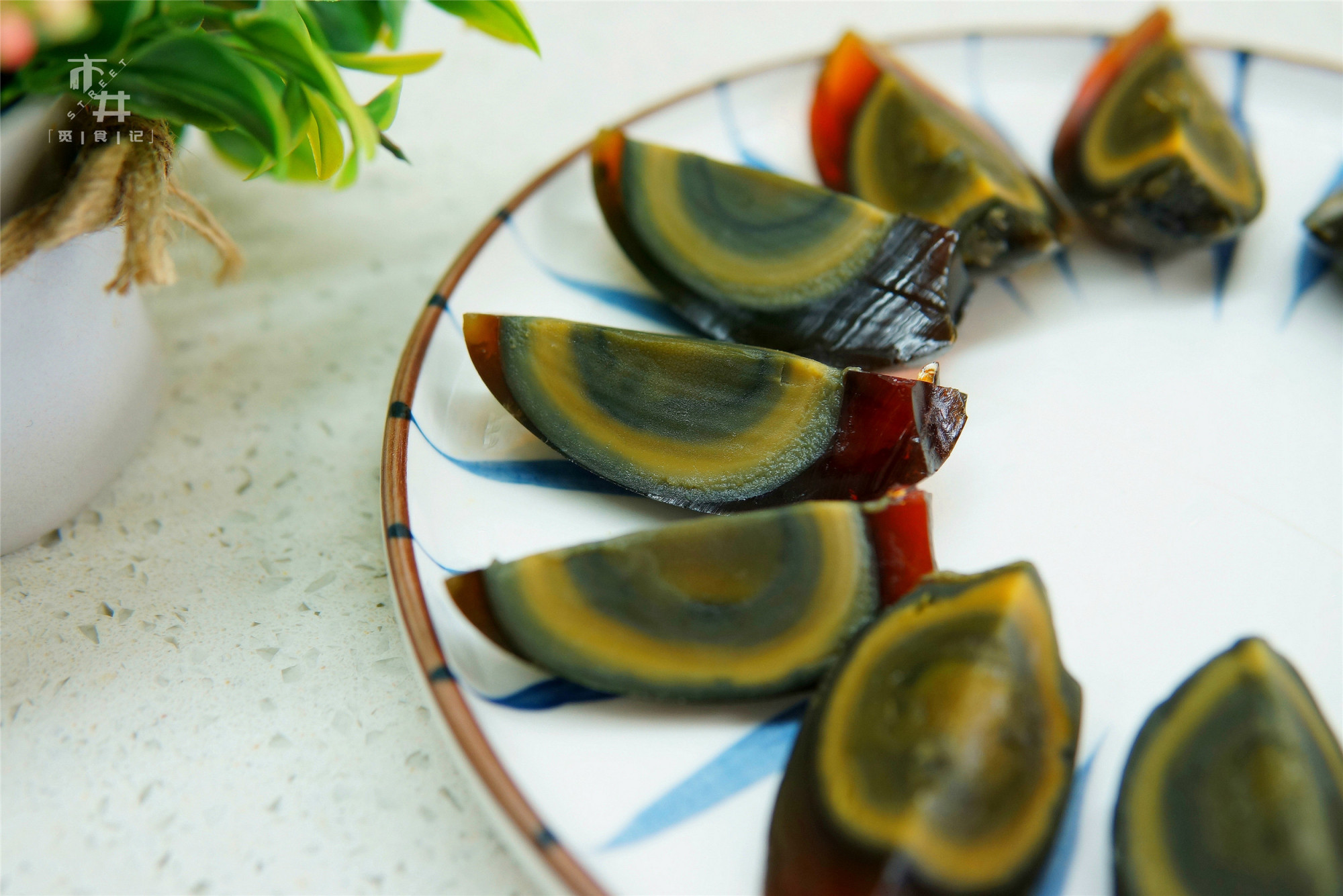 切松花蛋怎么切,松花蛋怎么切最好吃