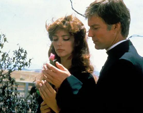 《荆棘鸟》什么样的女人，一生都逃不过被爱情“捉弄”的宿命？