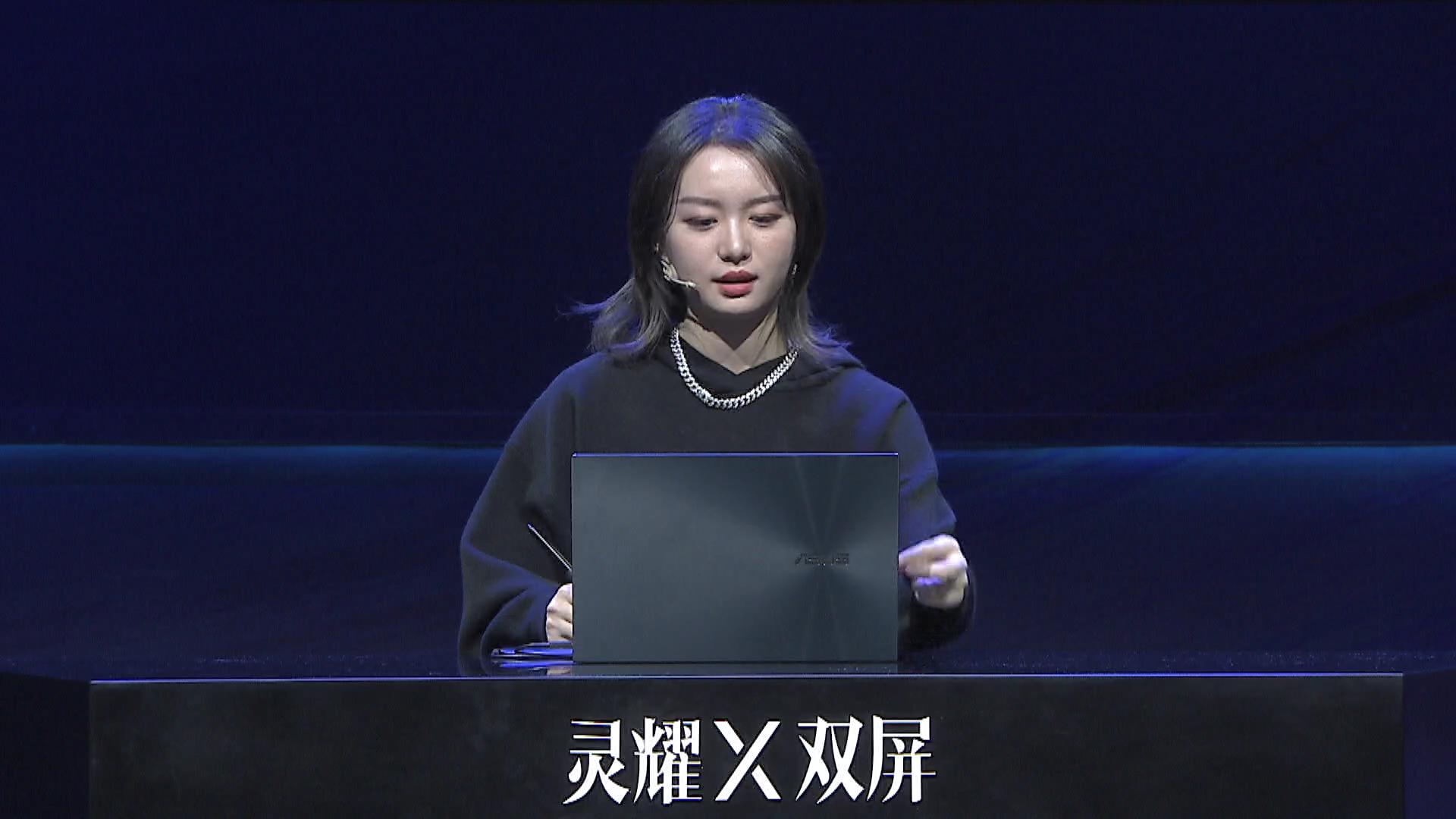 灵耀x双屏2022款4k刷新率,灵耀x双屏全新交互强化双屏体验