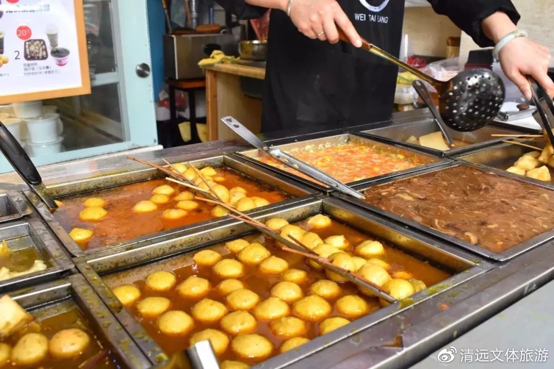 这些在学校周边开了十几年的小吃店，陪伴了多少人的青葱岁月！