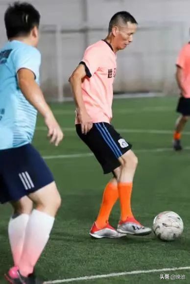 2021年大连市西岗区长杯足球赛,我踢足球我快乐