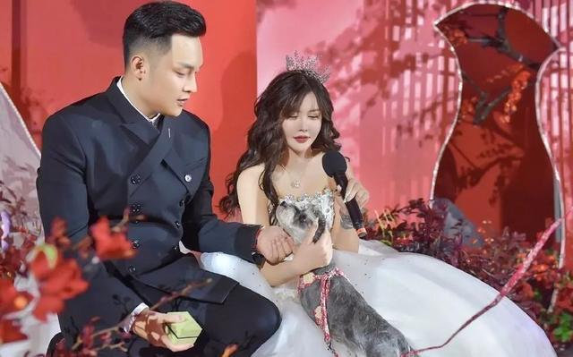 韩安冉暴走萝莉,网红韩安冉17年样子