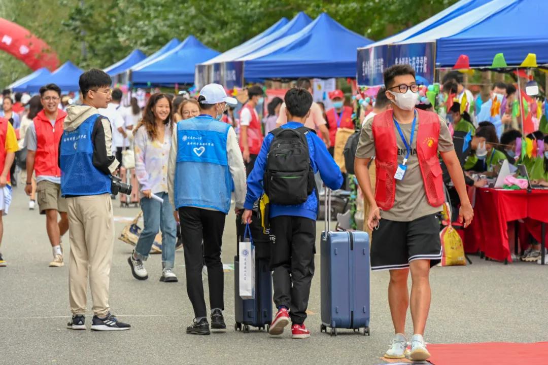 迎接新工人,欢迎新老工人