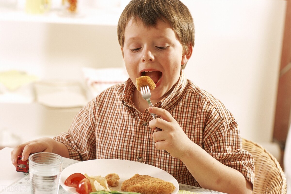 鱼刺卡喉的最佳处理办法,鱼刺卡喉怎么办一招教你轻松解决