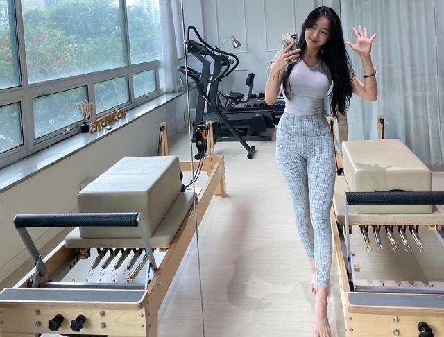 身材超好的马甲线小姐姐超模,身材超好有马甲线的女生