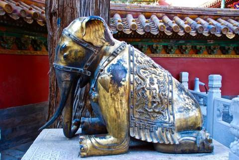 宫廷瑞兽象征什么,古代大门上的是什么瑞兽