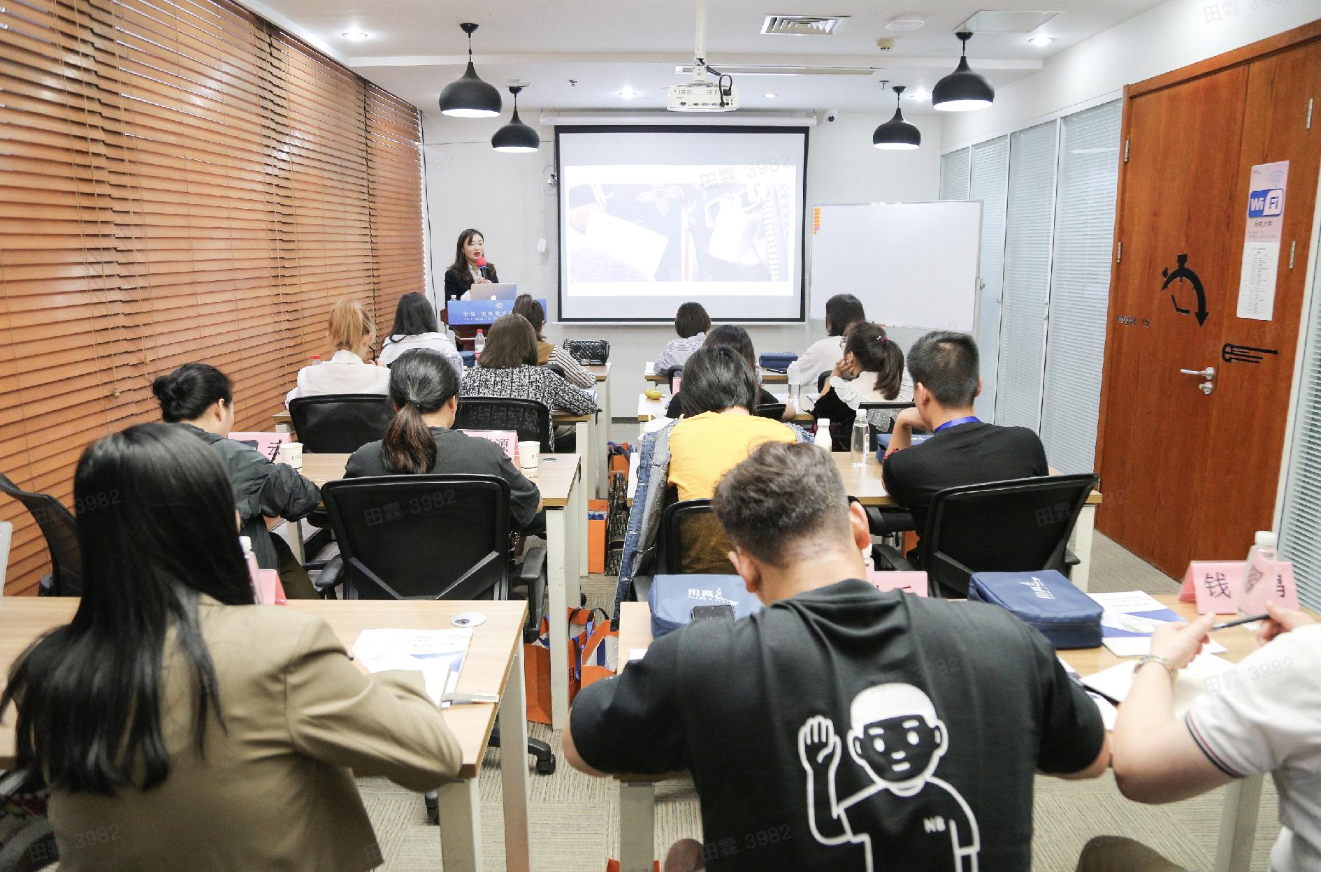 二手奢侈品行业是如何赚钱的,二手奢侈品行业外行如何入行