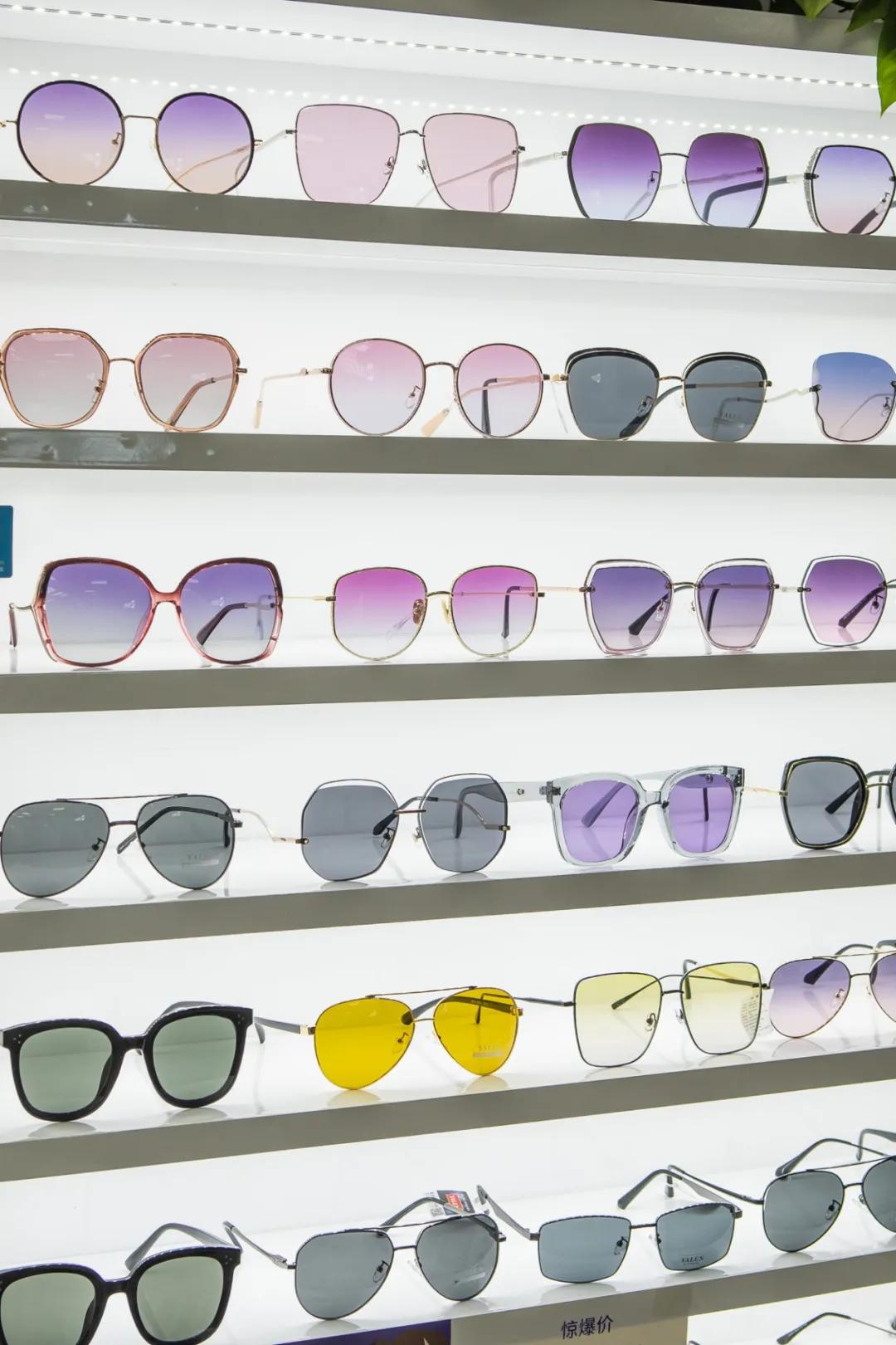 蔡司依视路眼镜店一般打几折,眼镜店蔡司依视路几折