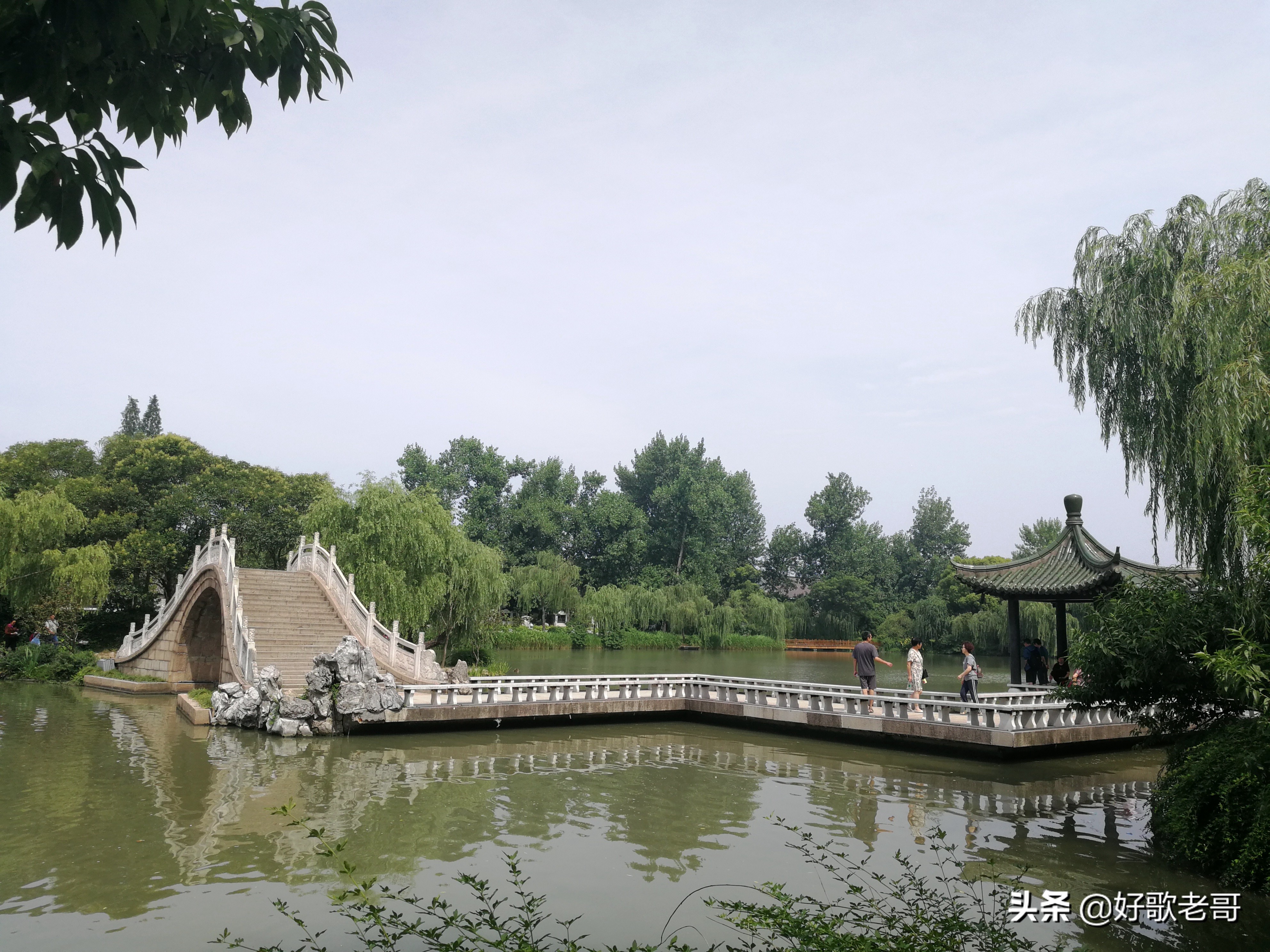 十里湖光,清澄缥碧,花木扶疏,连绵滴翠…瘦西湖游记