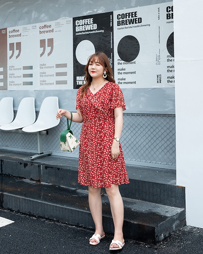 早秋微胖妹子适合的吊带连衣裙,夏天穿搭女微胖雪纺连衣裙