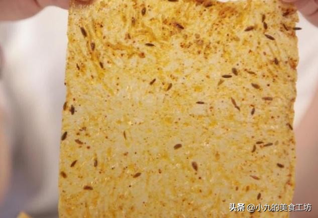 如何做辣条又干净又好吃教程,在家怎么做辣条吃的香脆