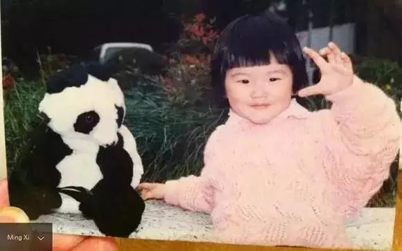 雎晓雯刘雯奚梦瑶何穗机场合影,何穗奚梦瑶刘雯雎晓雯图片