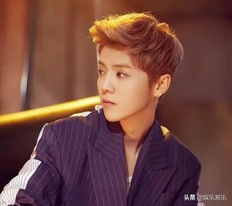 奔跑吧兄弟鹿晗划船摔倒受伤了,路人偶遇鹿晗搞笑名场面