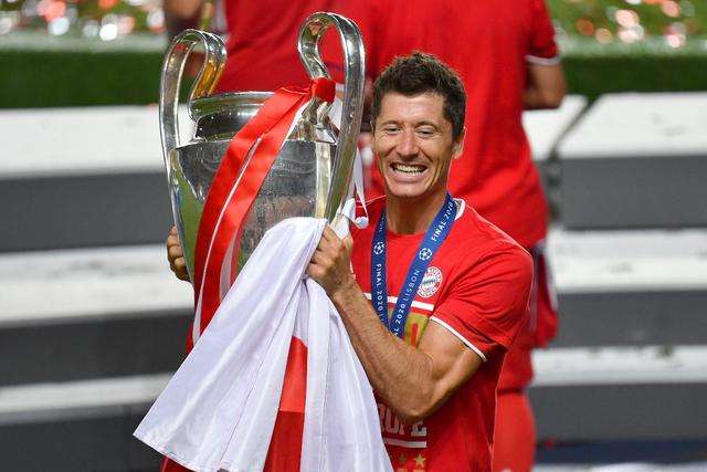 天下谁人不识君——32岁生日快乐，莱万