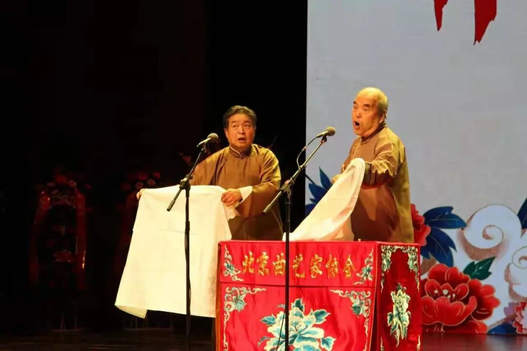 刘洪沂和郭德纲谁的辈分高,郭德纲和刘洪沂的关系