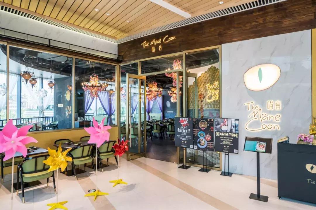 外滩惊现天价「奶盖雪蟹」，比宝马还贵