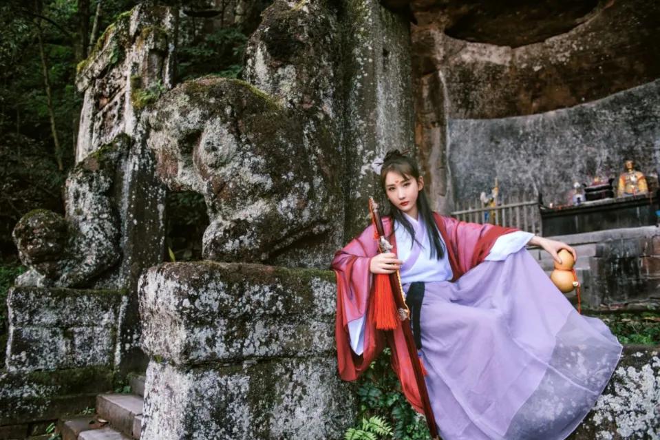 五一山顶云海露营攻略,云海悬崖旅游攻略