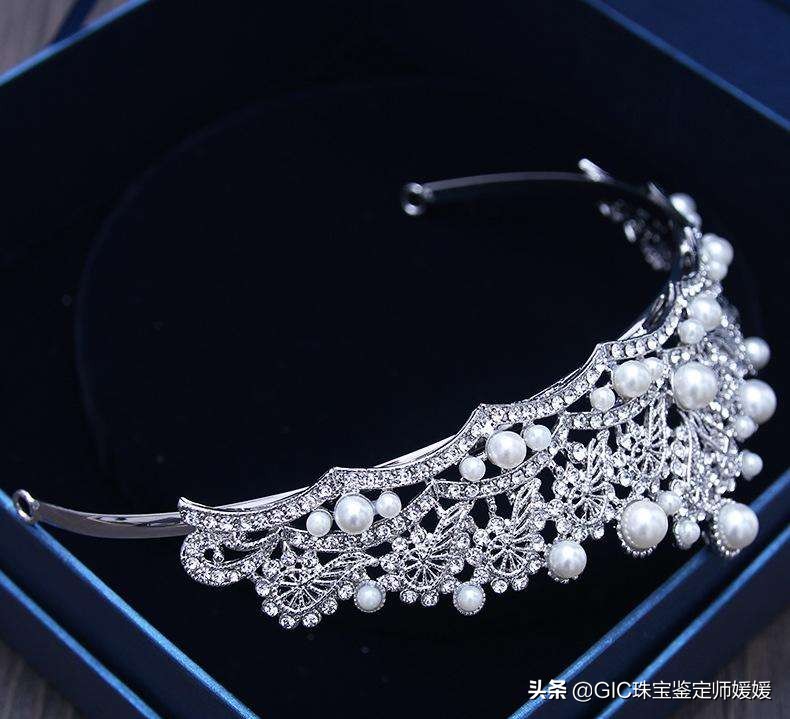 尼泊尔莫桑钻石,尼泊尔莫桑钻与钻石的区别