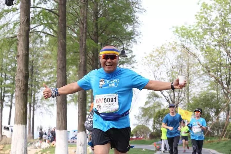 为武汉足球70年文化收藏展助阵,武汉70年代足球队