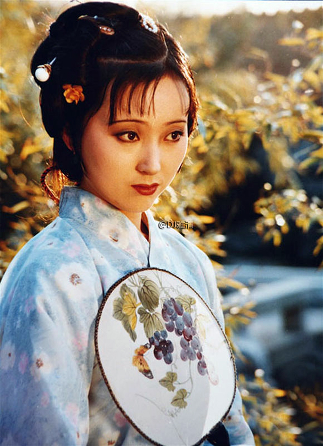 红楼梦87版10版演员对比,老版红楼梦演员照片对比