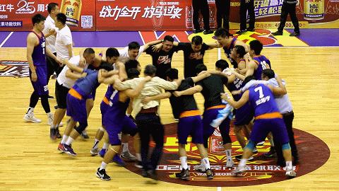 东莞市联赛经典战！75分先生爆发！中堂胜大朗时隔5年重返四强