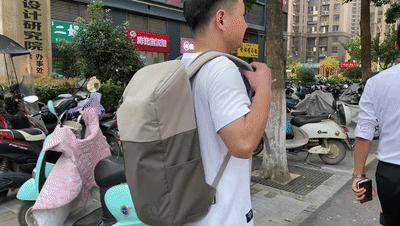 既好看又能装的包包,又好看又能装带夹层的包包推荐