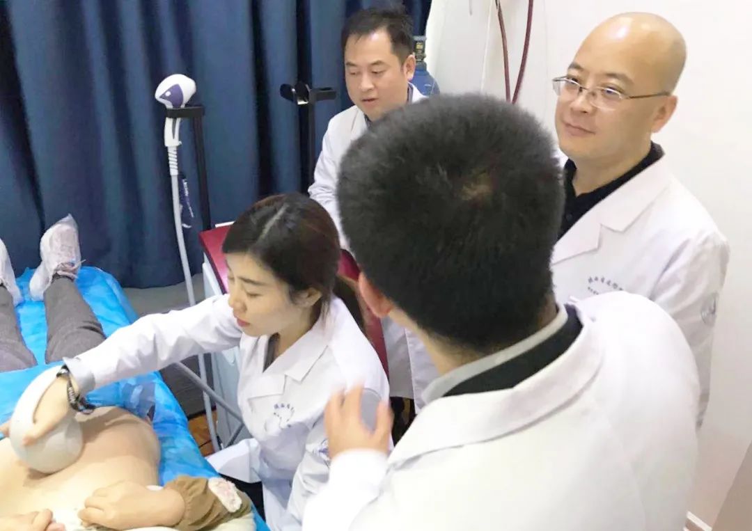 以平凡历炼优秀,让优秀成为习惯三秦最美医务工作者——省地方病防治研究所省皮防所医院院长张虹