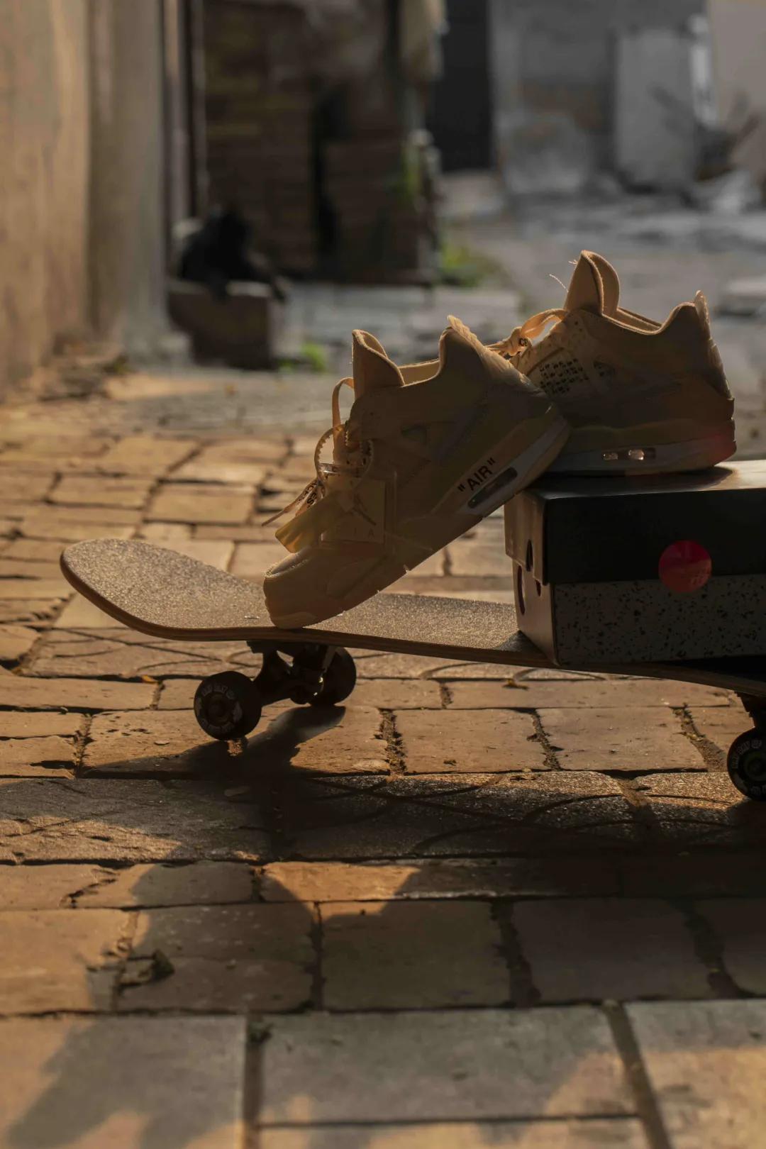 每周联名X讯|JJJJound的出现，让五年一次的NB鞋皇像是在预热