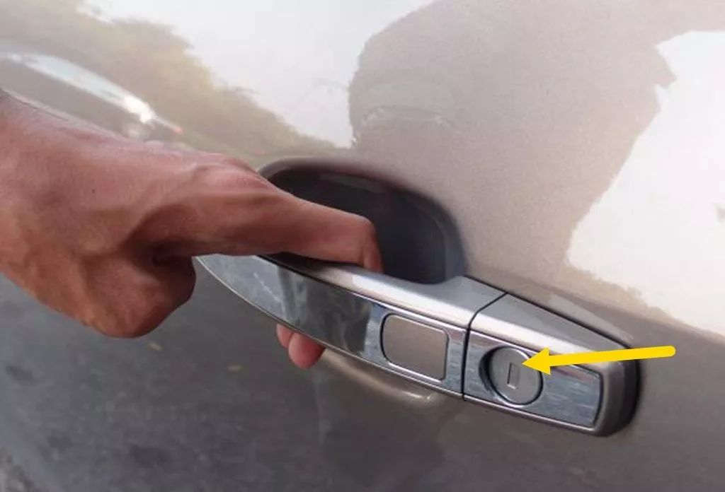 车钥匙没电了怎么办快速启动,车钥匙没电了怎么办