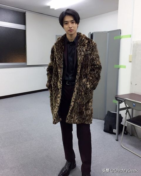 山崎贤人入选国宝级帅哥,山崎贤人国宝级