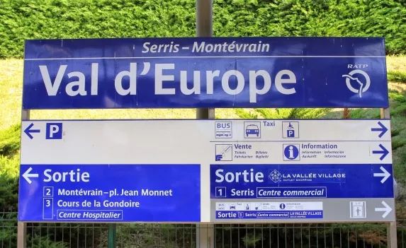 春节旅游巴黎,旅法华人欢渡新春佳节