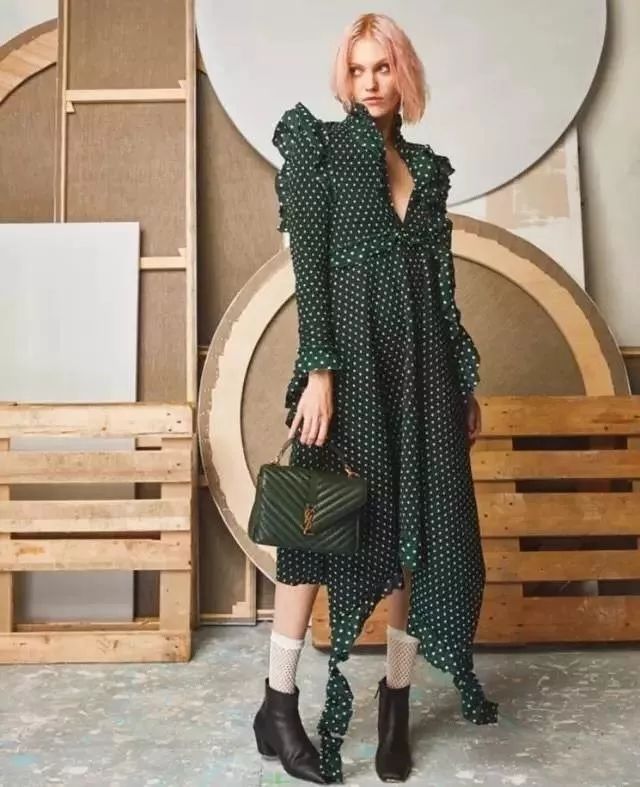 chanel和ysl包哪个好,chanel邮差大号