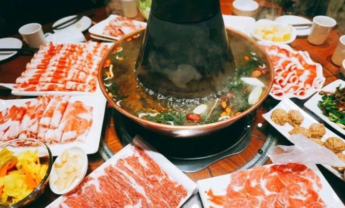 故宫也开火锅店了！你想去拔草吗？我大天津大铜锅，你爱哪家呢？