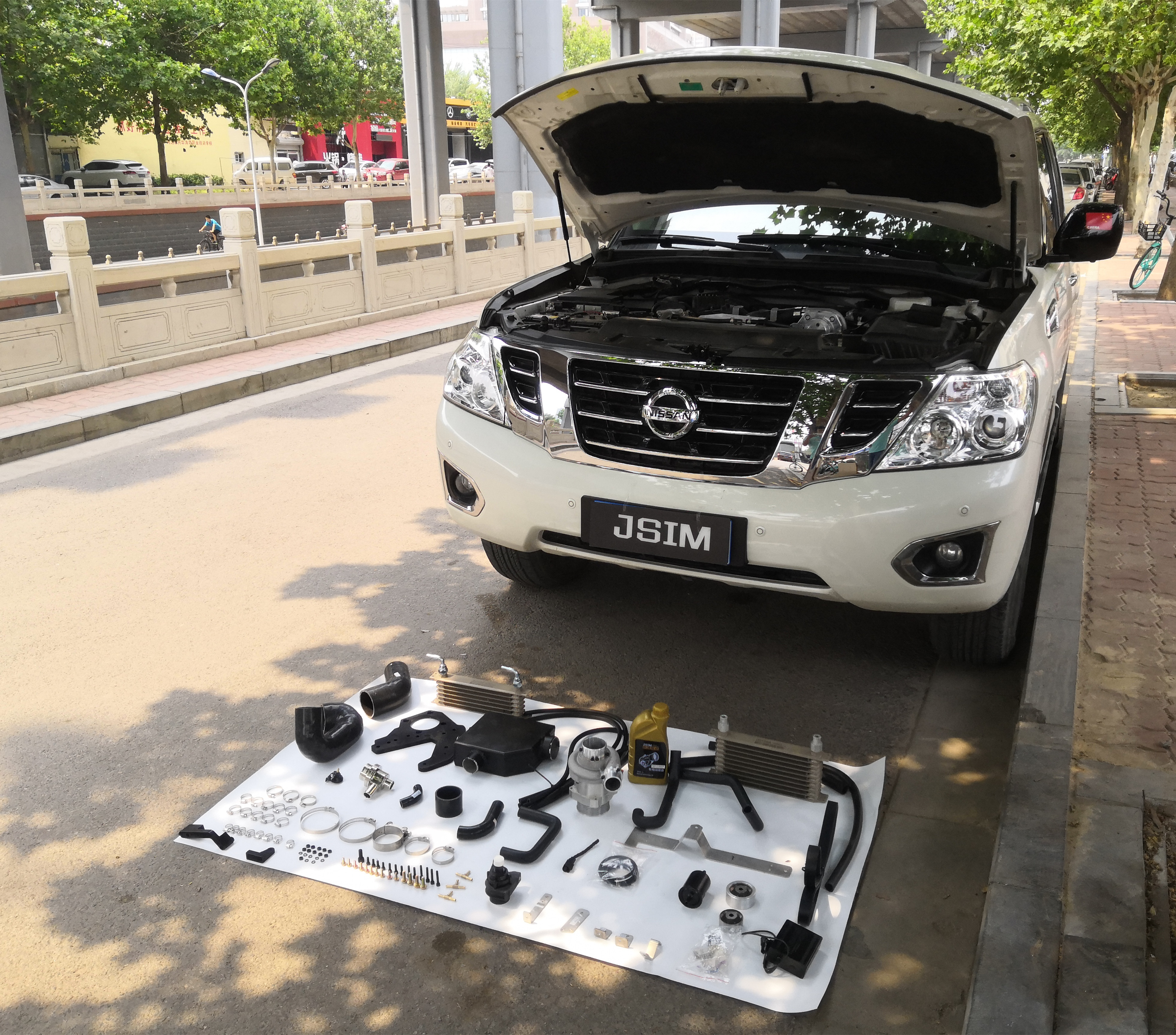 日产途乐4.0升级双螺杆机械增压,途乐5.6装机械增压后有多少马力