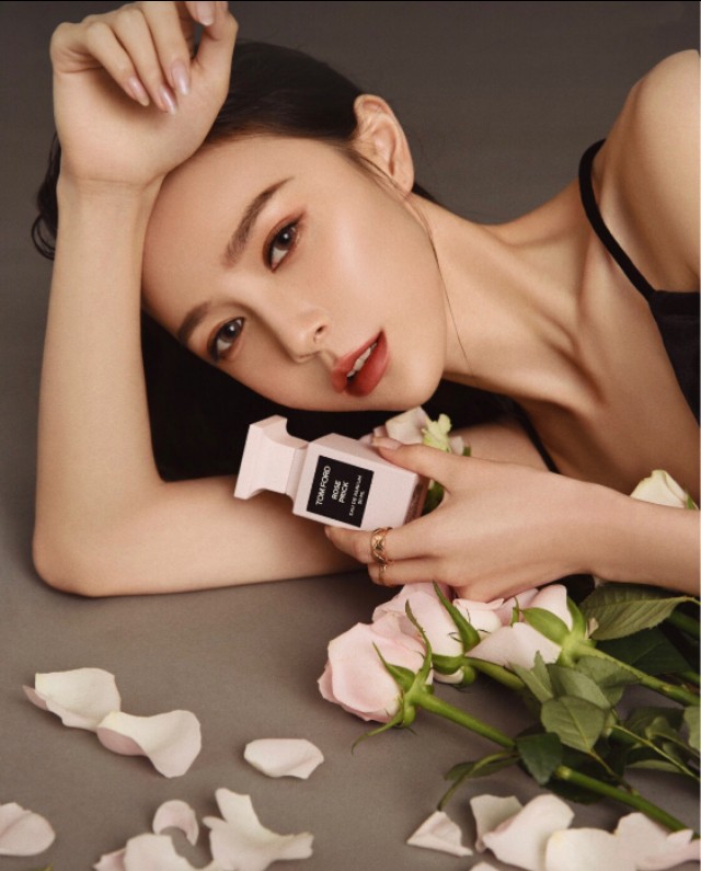 每个姑娘都应该拥有自己的香水,女人一定要有自己喜欢的专属香水