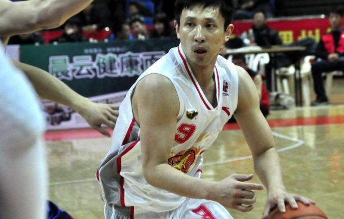 中国10大陨落的篮球天才：他本可成中国卡特，大风车扣篮一战成名
