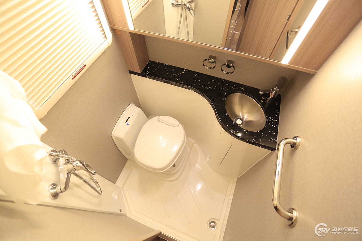 中天房车新季风畅游款,最新版的大通t型房车价格