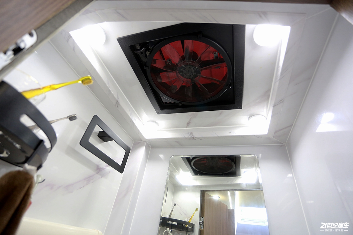 上汽大通maxusv90别墅版房车,大通原厂v90c型房车2021旗舰款