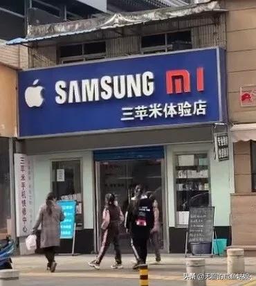 男朋友山羊跳该不该分手,男朋友蹲在地上玩山羊跳