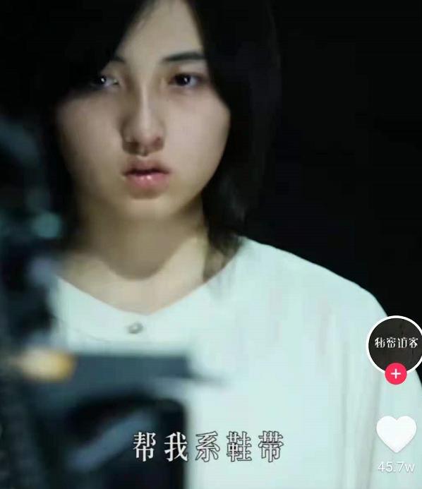 访客带火了“系鞋带”，隐秘带火“爬山”，荣梓杉成恐怖片专业户