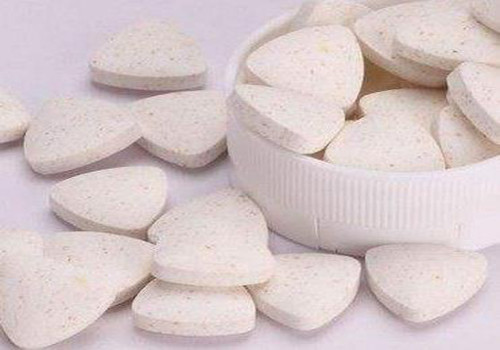 狗狗幼犬不吃饭怎么办,狗狗15岁了呕吐不想吃饭怎么办