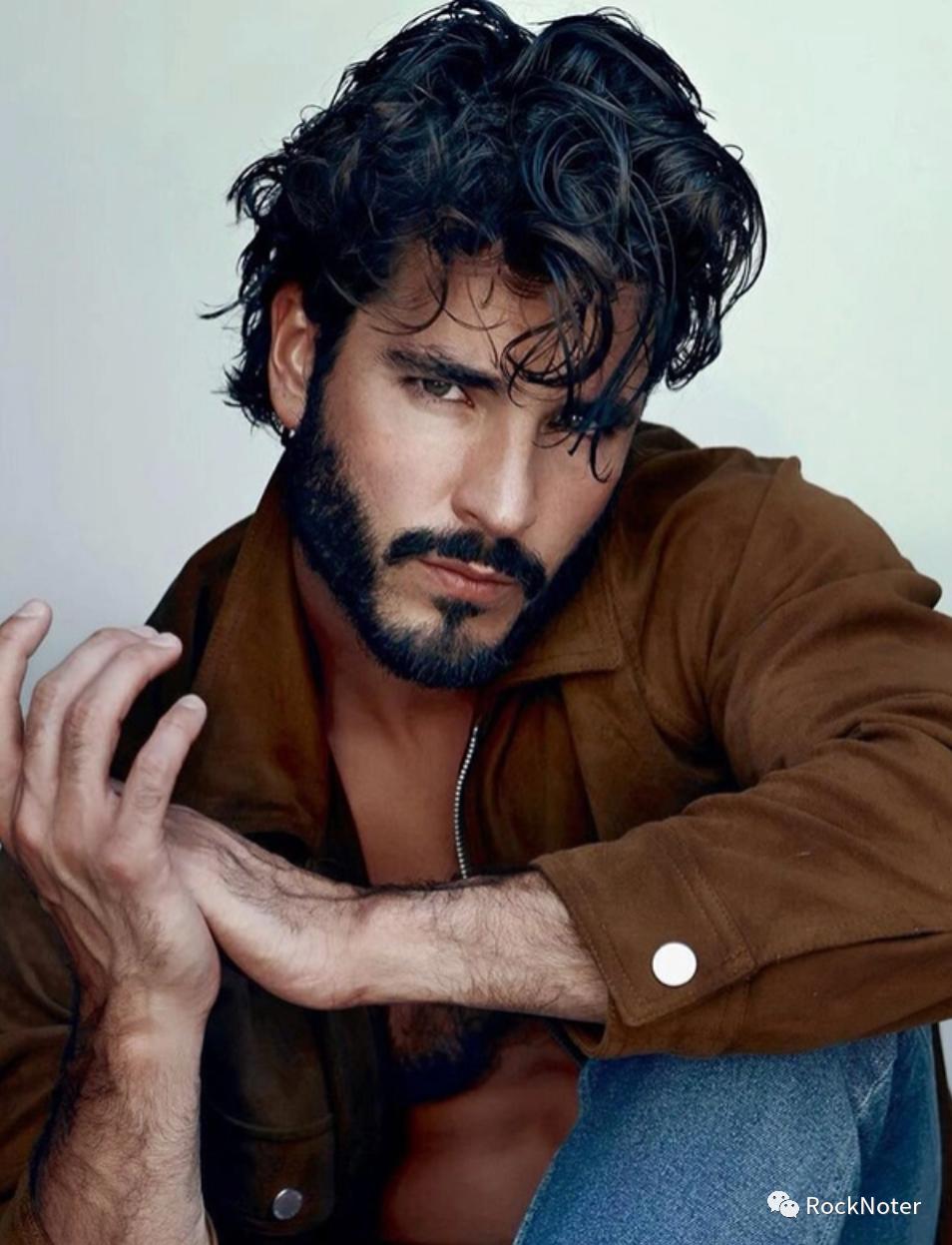 男士商务发型2021流行发型,男士发型2021流行发型烫发