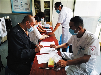 大同中医院“@霍小波波”拍抖音贴心服务疫苗接种