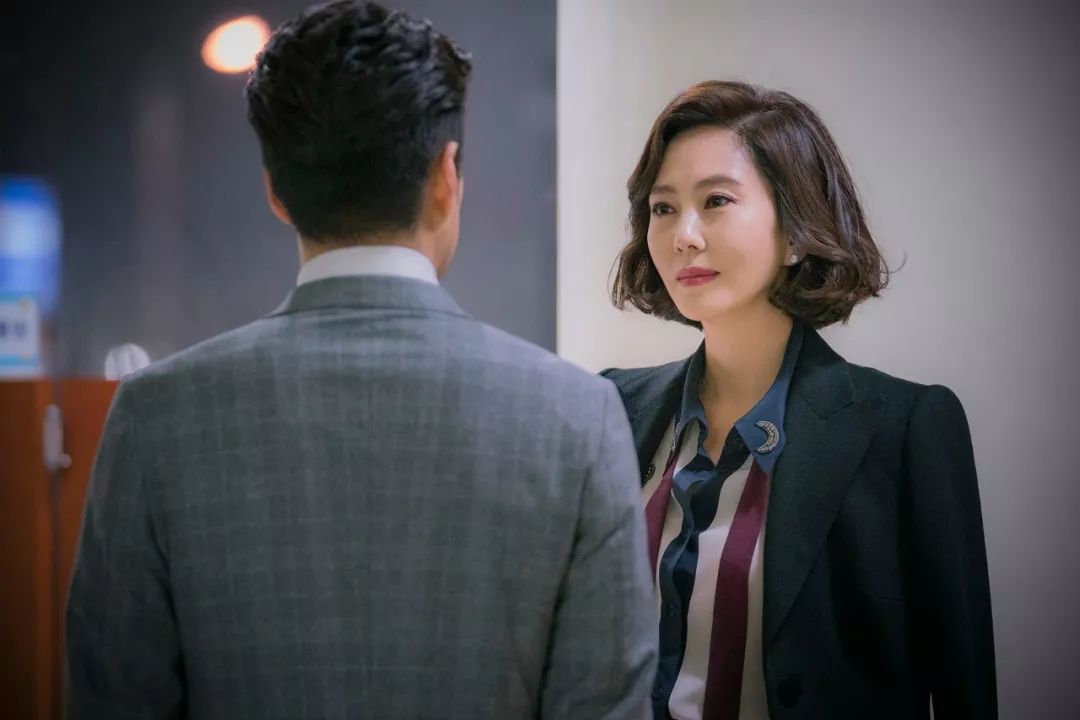 通勤怎么穿才好看,春季通勤怎么穿气质出众呢