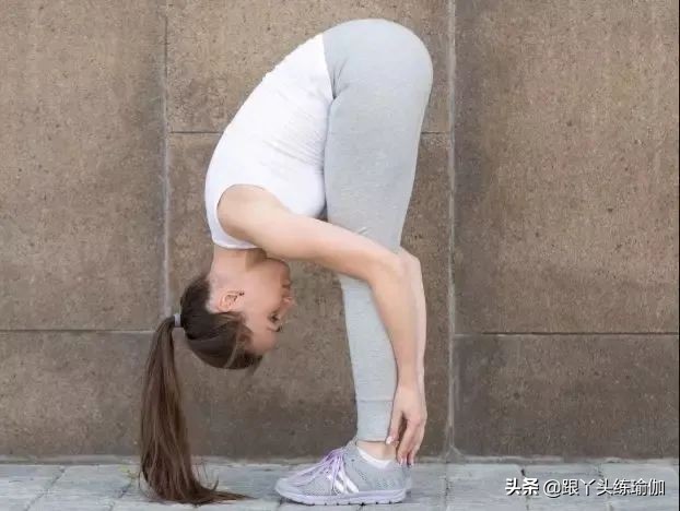 跟着视频练肩颈,跟着视频练瑜伽