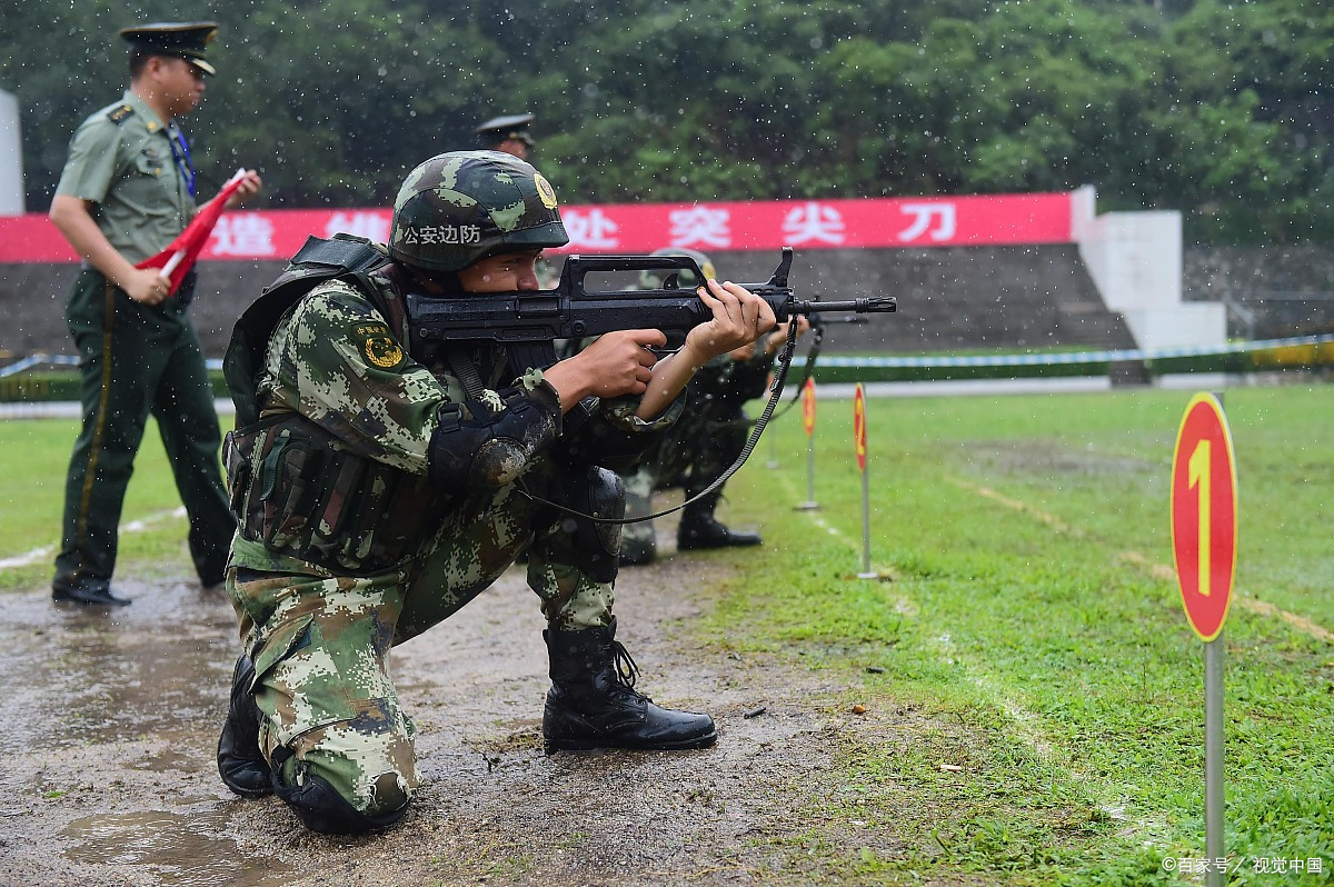 中国步枪95式缺点很多吗,老兵对95步枪评价