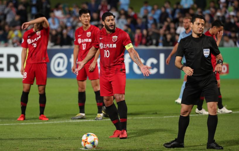 上港队队长回归,国足首发变阵三中卫武磊领衔