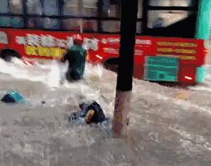 武汉最大的公交车,武汉最特殊的一趟公交车