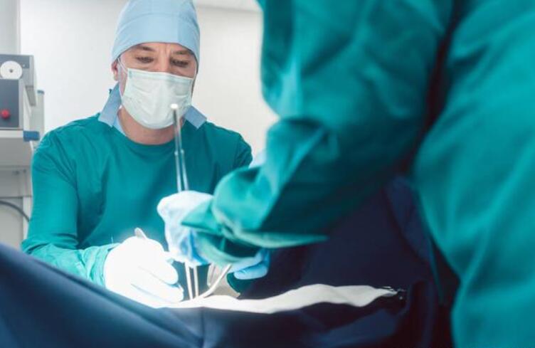 剖腹产和顺产到底该如何选择,剖腹产比较好还是顺产比较好