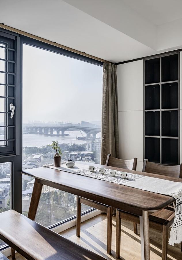 电视墙加长悬空一半,背景墙延长到阳台效果图